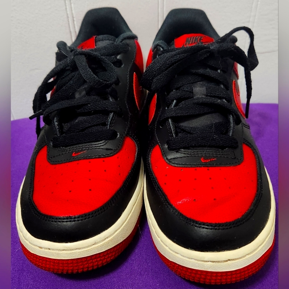 Nike sneakers 6.5 youth Red & Black